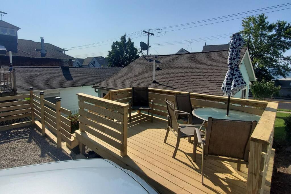 ווסט הייבן Beachy Bay Breeze Bungalow 2Br With Parking And Close To Many Amenities. מראה חיצוני תמונה